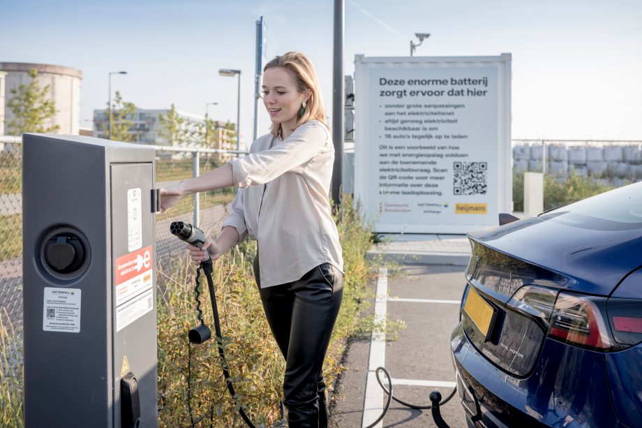 Batterij maakt elektrisch laden auto’s mogelijk in stadsdeel Zeebrug zonder extra belasting elektriciteitsnetwerk